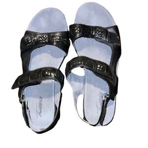 Trotters Black Leather Sandals Size 7.5 M